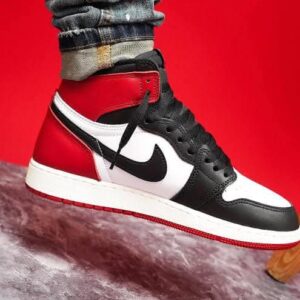 Tenis Bota Negro y Rojo ( se envia surtido)