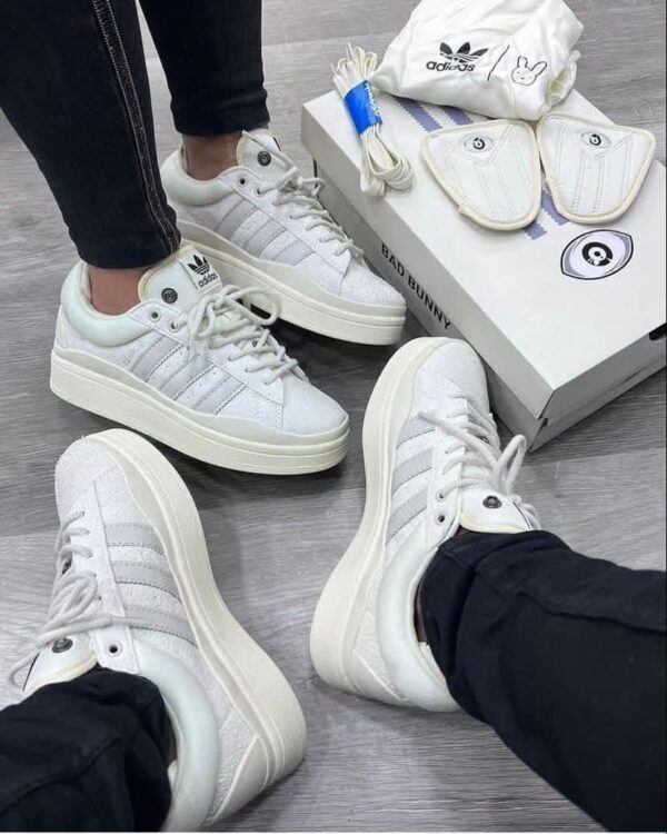 Tenis BadBunny Beige ( talla se envia surtida) - Imagen 3