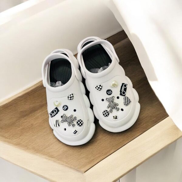 Crocks Juveniles con Pines black & white ( se envia surtido) - Imagen 2